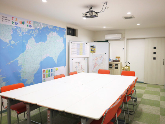 しょくいんしつ